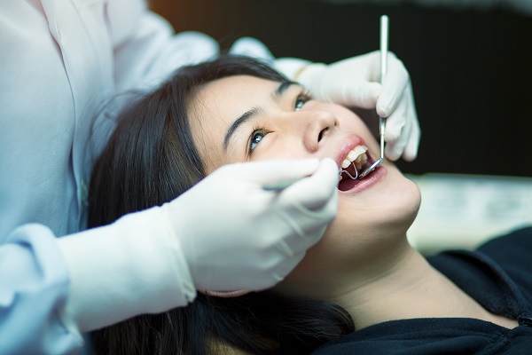 When A Dental Emergency May Require Tooth Extractions